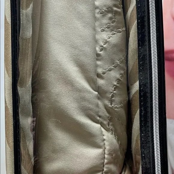 BNIB INC Sierra 4 pc comforter cover set Gold Beige Queen size - Picture 5 of 7